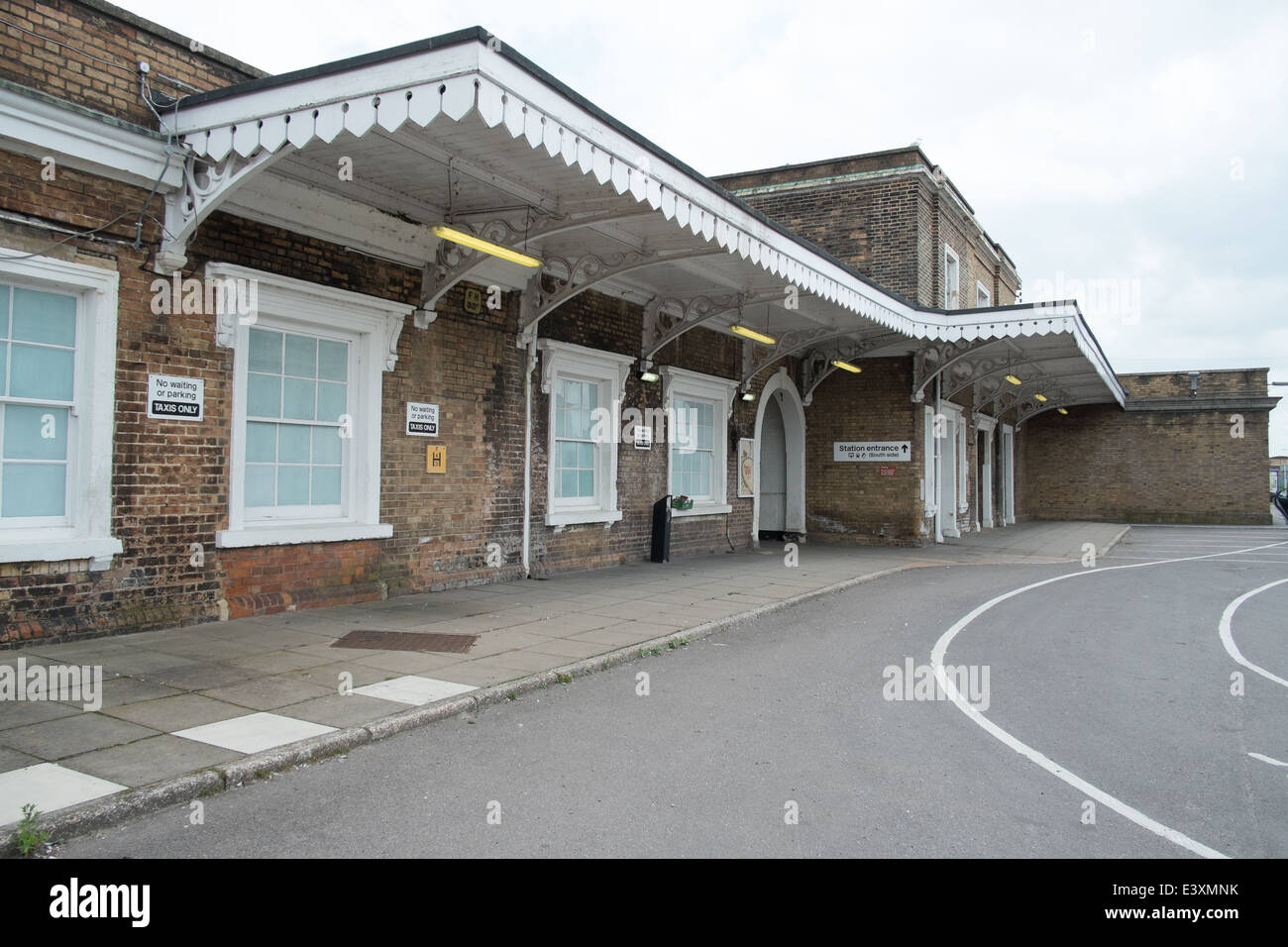 Taunton railway station forecourt Stock Photo Alamy