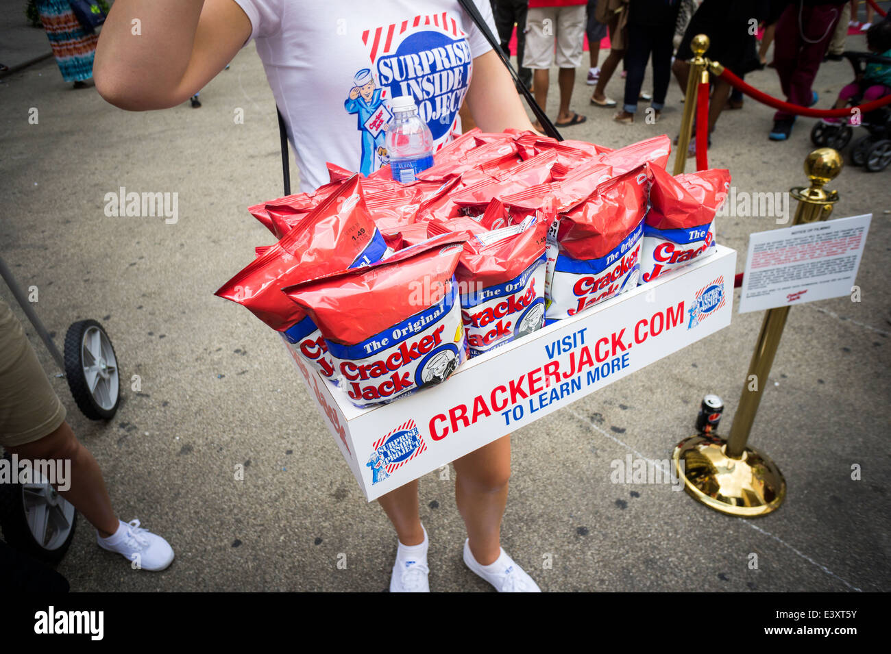Cracker jack hires stock photography and images Alamy