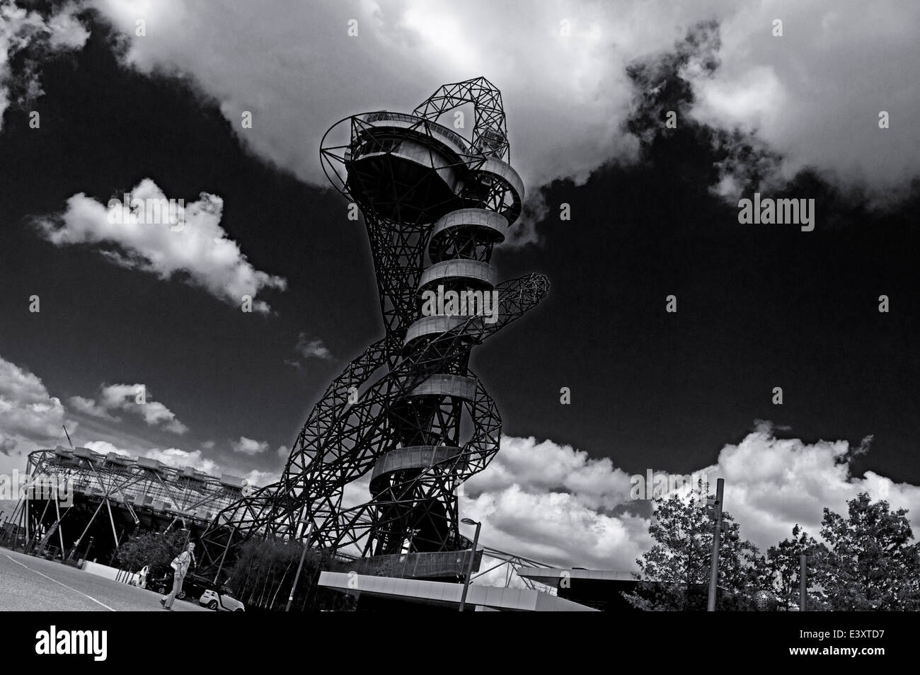 View of the ArcelorMittal Orbit and the Olympic Stadium at the Queen Elizabeth Olympic Park, Stratford, London, England, UK Stock Photo