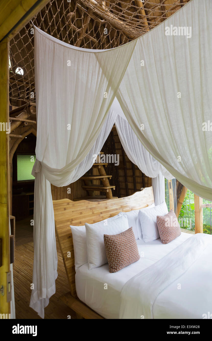 Canopy Over Bed In Hotel Room Stock Photo Alamy Canopy Over Bed In Hotel Room Stock Photo Alamy