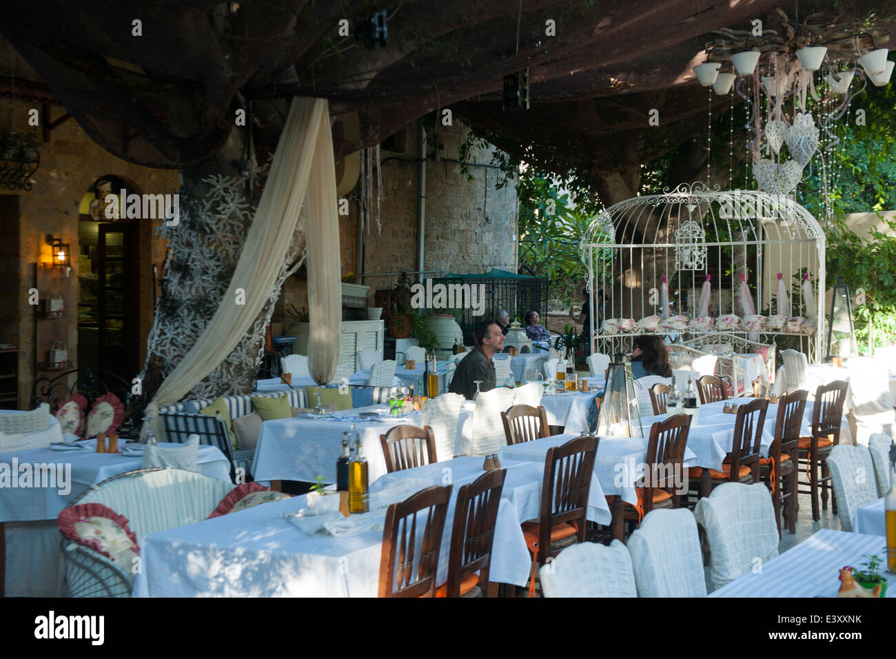 Griechenland Rhodos Stadt Altstadt Odos Sofokleous 15 Romios Stock Photo Alamy