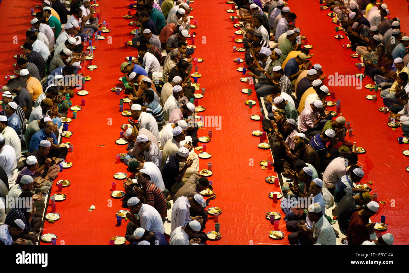 Dhaka Bangladesh 1st July 2014 Bangladeshi Muslim Devotees Praying