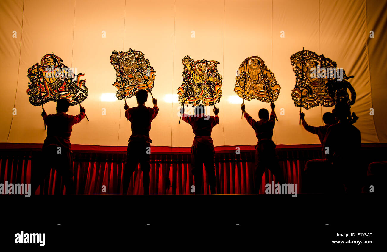 Shadow puppet thailand hires stock photography and images Alamy
