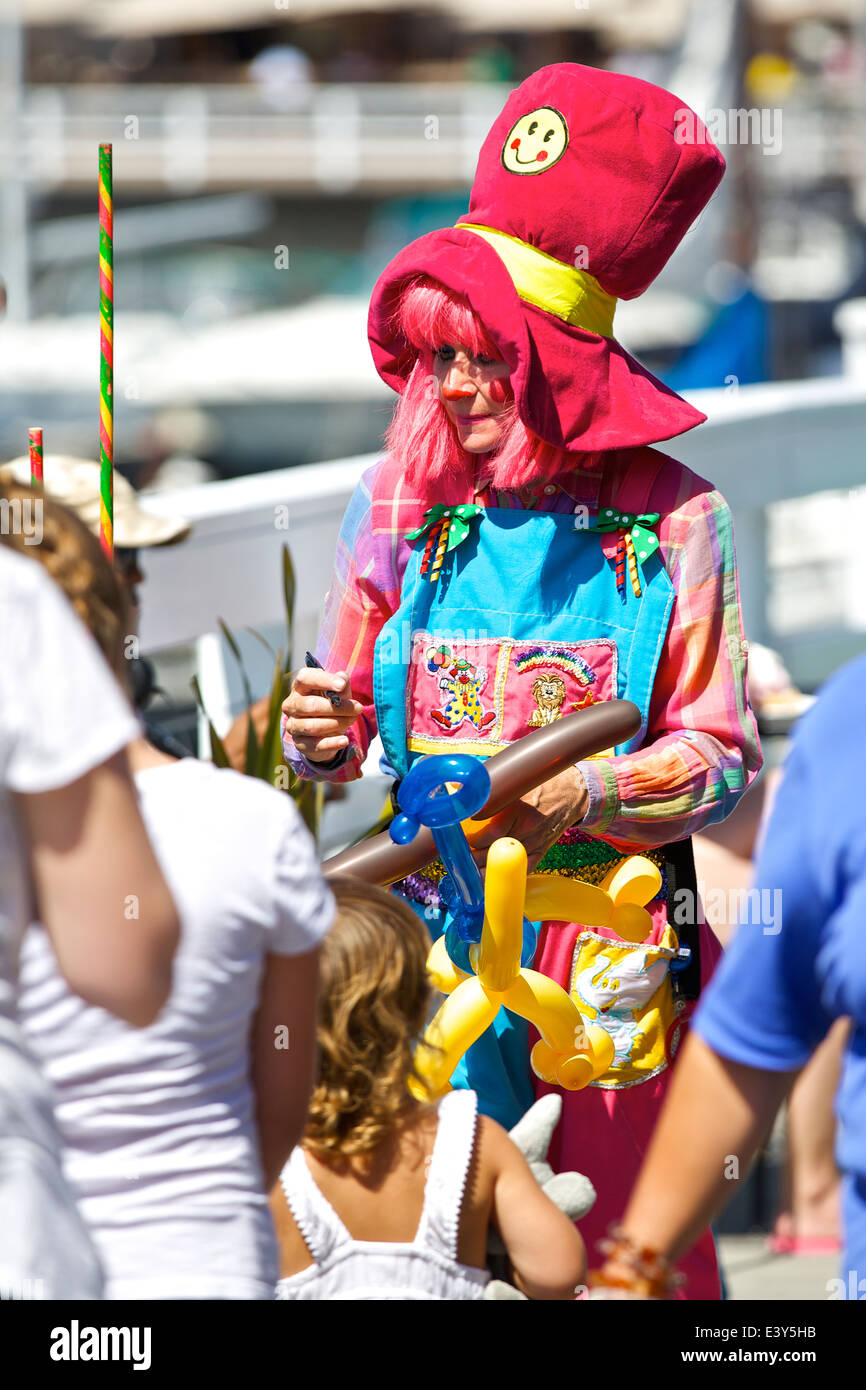 Balloon street entertainer hires stock photography and images Alamy