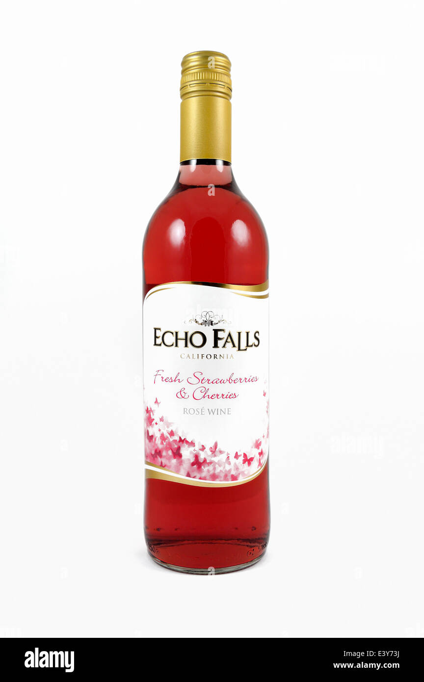 Echo falls fresh strawberries and cherries rose wine Stock Photo - Alamy