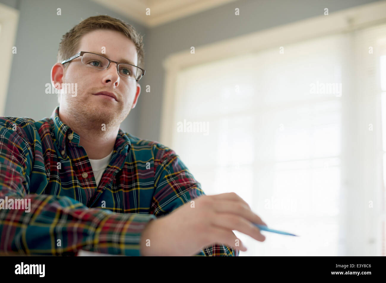 niveau side emne Male college student wearing glasses hi-res stock photography and images -  Alamy