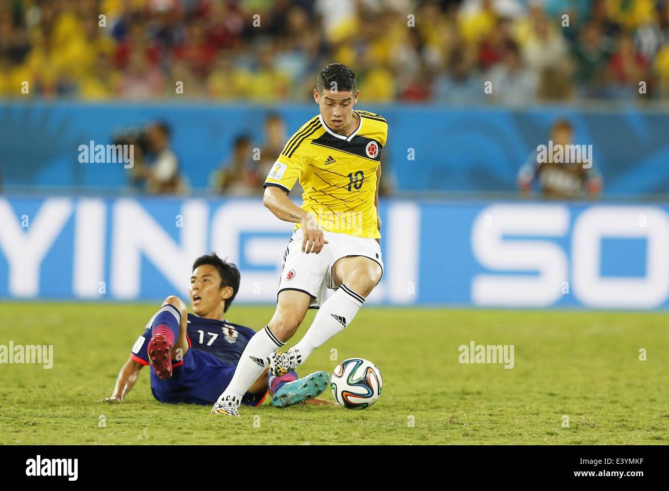 Cuiaba, Brazil. 24th June, 2014. Makoto Hasebe (JPN), James Rodriguez (COL) Football/Soccer : FIFA World Cup Brazil 2014 Group C match between Japan 1-4 Colombia at the Arena Pantanal in Cuiaba, Brazil . © AFLO/Alamy Live News Stock Photo