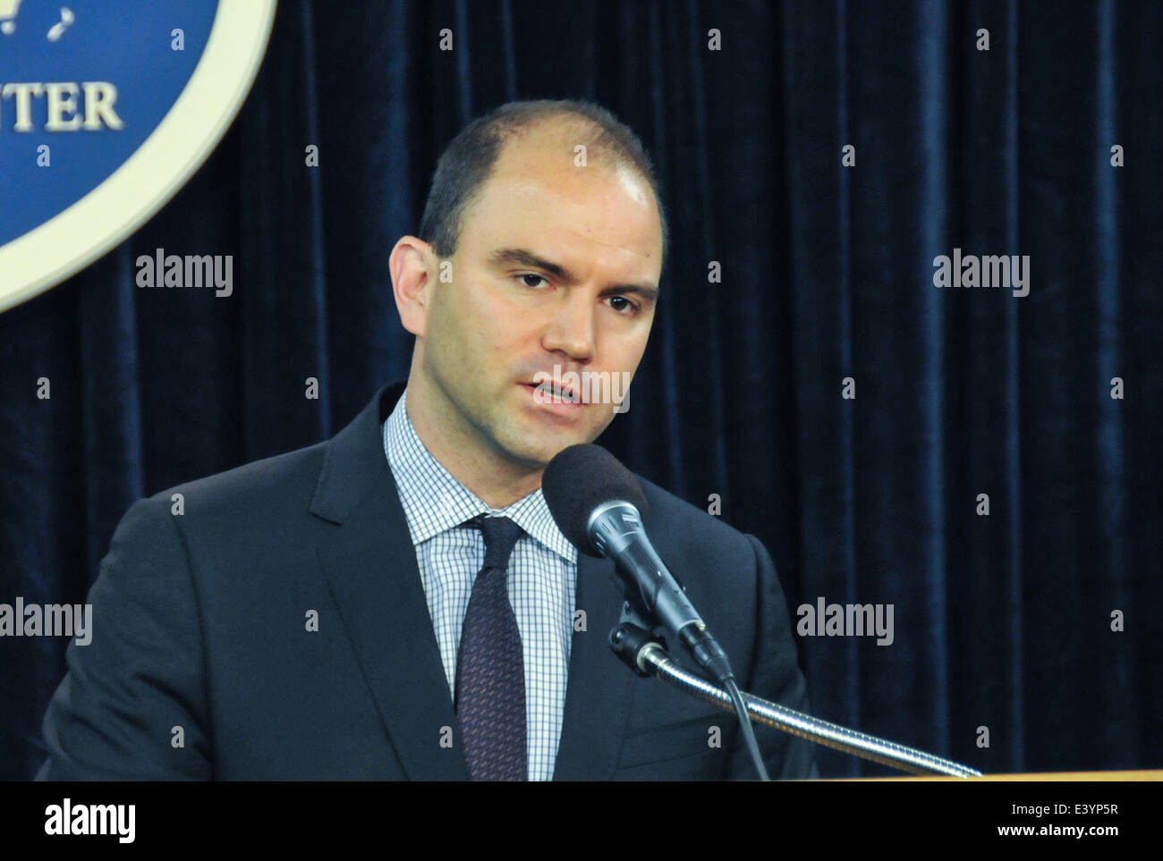 Washington, USA. 1st July, 2014. Ben Rhodes, Obama's deputy national security advisor, speaks at a press briefing in Washington, DC, capital of the United States, July 1, 2014. The United States and China should find common ground and develop cooperation even as the two countries disagree on certain issues, Rhodes said Tuesday. © Zhou Erjie/Xinhua/Alamy Live News Stock Photo