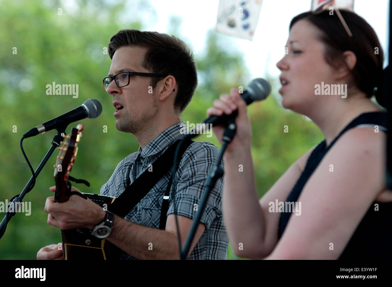 Singers at the Leamington Peace Festival, Warwickshire, UK Stock Photo