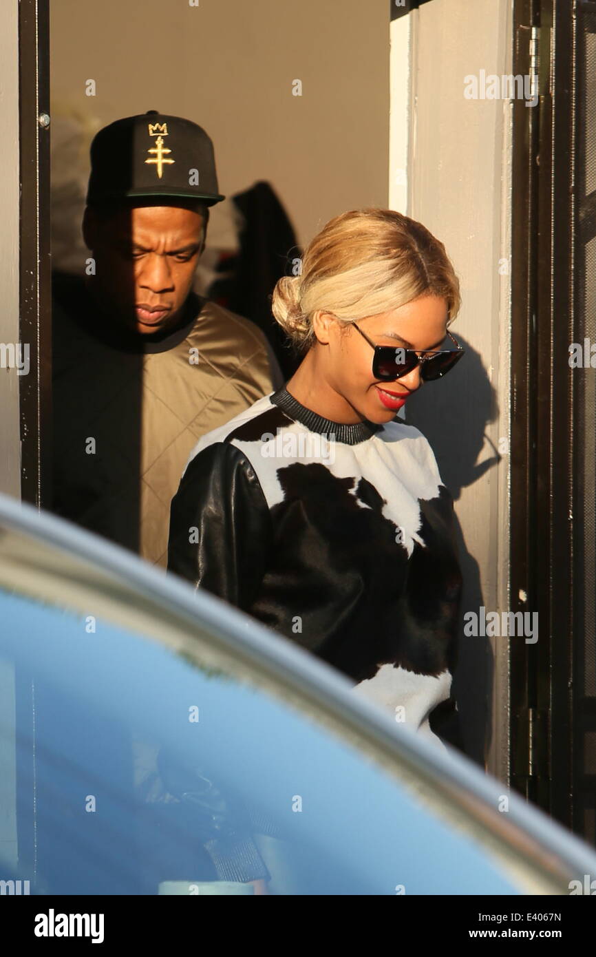 Beyonce and Jay Z leaving through the rear entrance of Crossroads ...