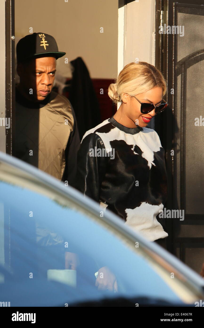 Beyonce and Jay Z leaving through the rear entrance of Crossroads ...
