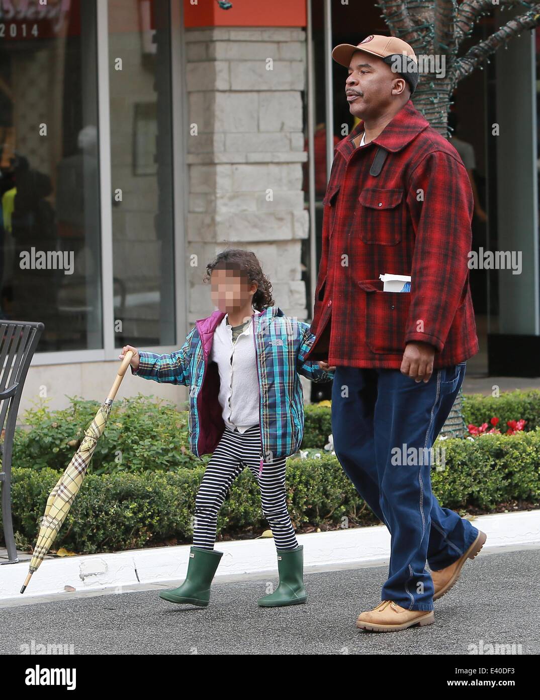 David Alan Grier and his daughter Luisa Danbi Grier-Kim shopping at The