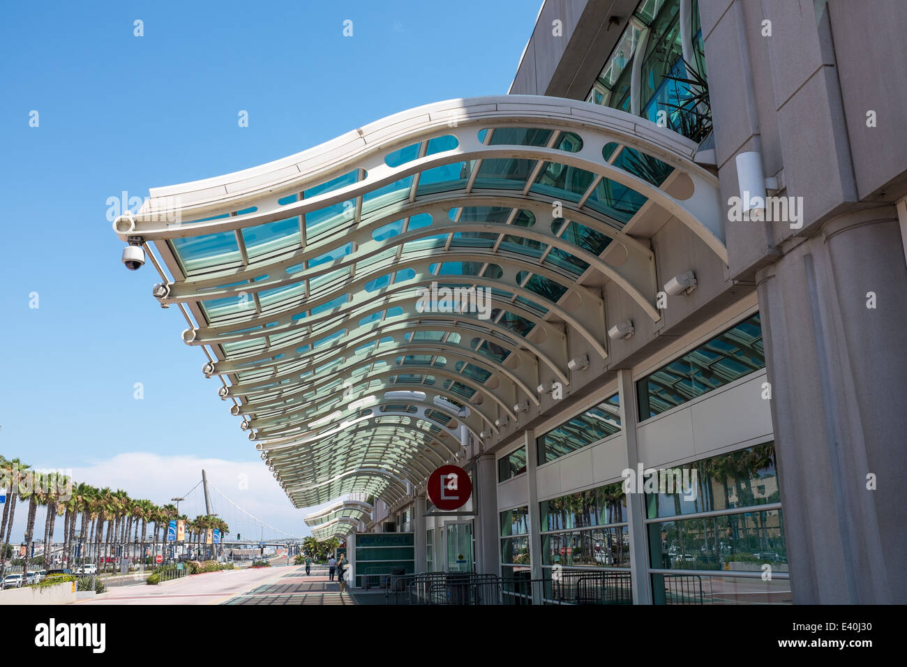 Curved glass roof at entrance to San Diego Convention Center, California, USA Stock Photo