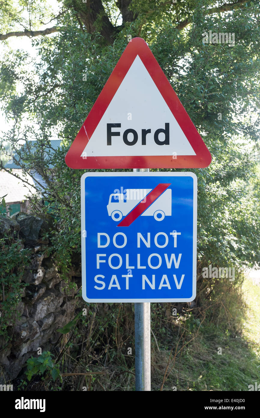 "Ford Do Not Follow Sat Nav" warning sign in Morland village, Cumbria, UK Stock Photo Alamy