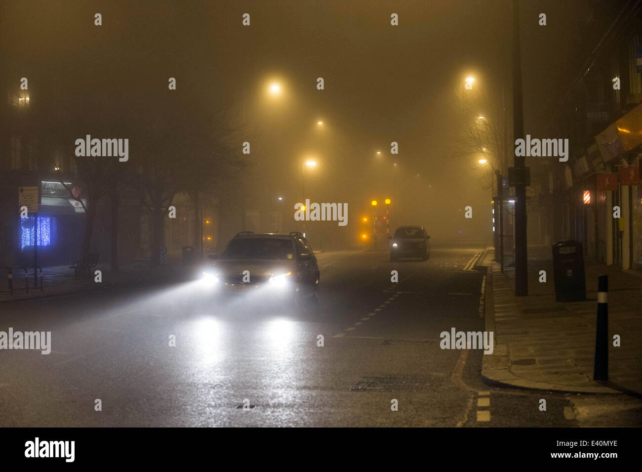 Heavy fog descended on London over night creating hazardous driving ...