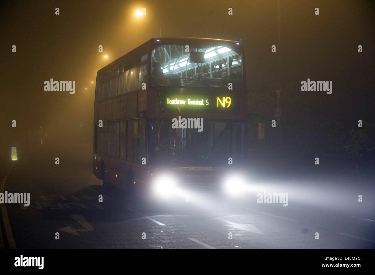 Heavy fog descended on London over night creating hazardous driving ...