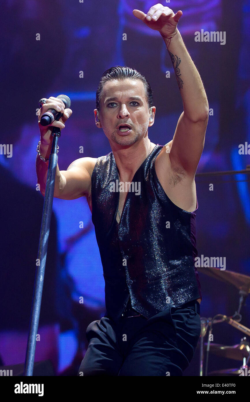 Depeche Mode performing live on stage at the Scandinavium Arena Featuring:  Dave Gahan Where: Gothenburg, Sweden When: 11 Dec 2013 Stock Photo - Alamy