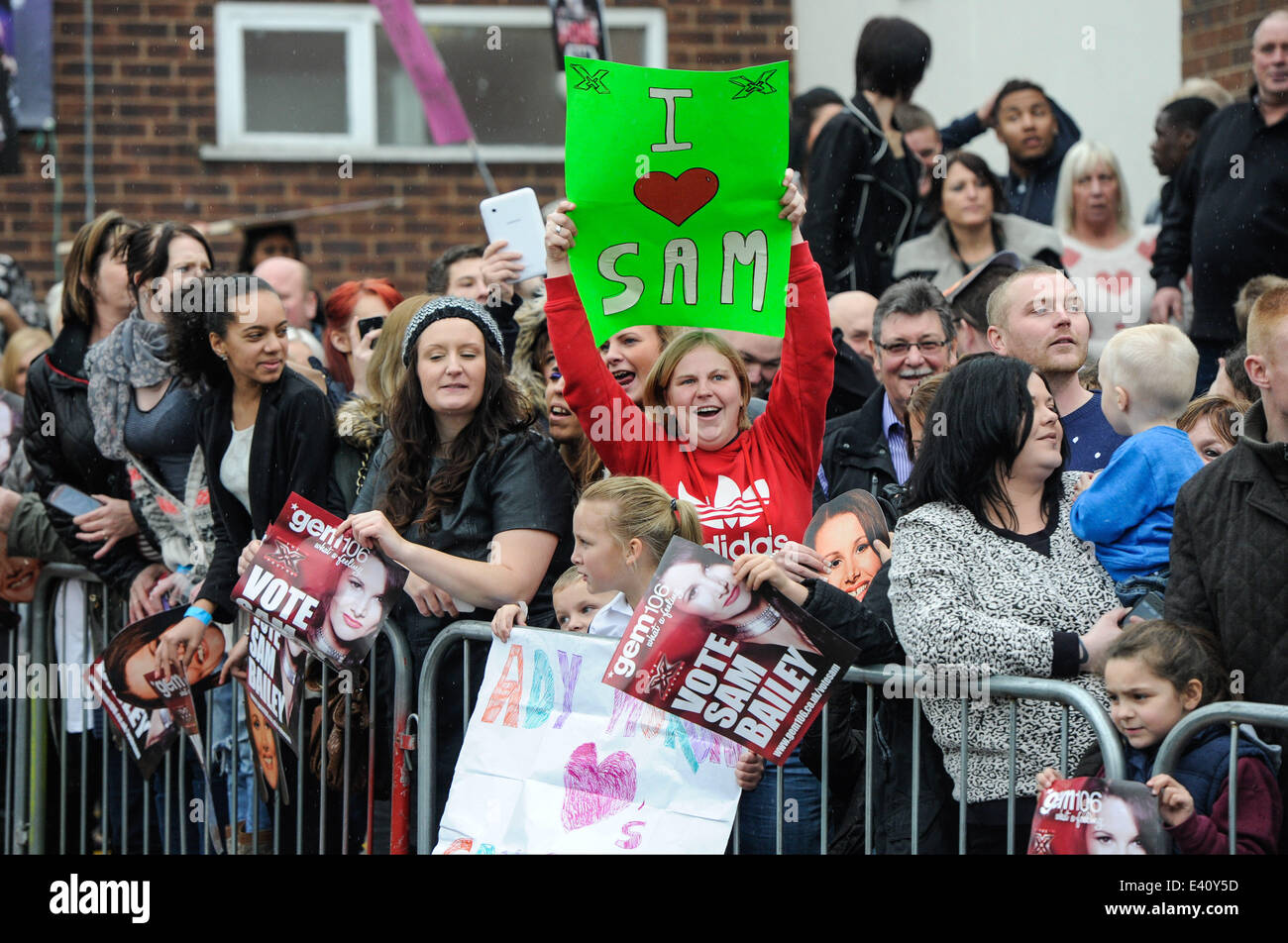 X Factor finalist Sam Bailey arrives at the Eyres Monsell Club & Institute in Leicester to perform and meet mentor Sharon Osbourne ahead of the X Factor Final  Featuring: Atmosphere,Fans Where: Leicester, United Kingdom When: 12 Dec 2013 Stock Photo