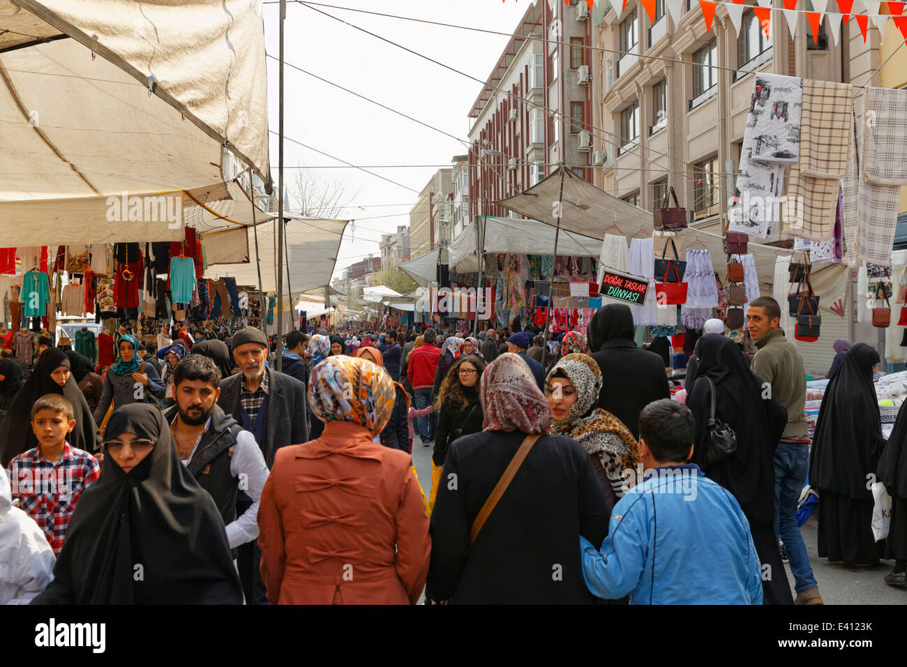 Turkey, Istanbul, Fatih, weekly market Stock Photo