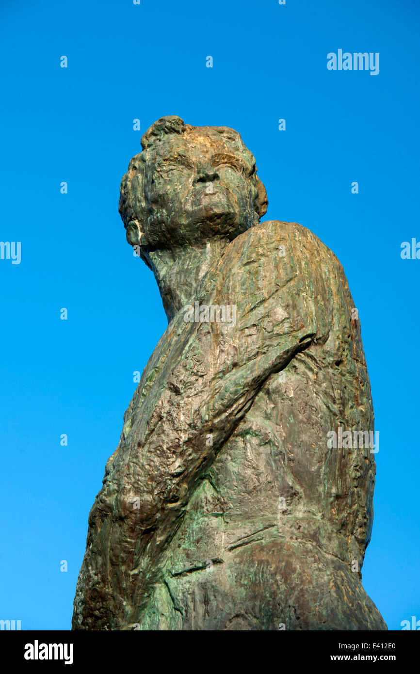 Griechenland, Dodekanes, Rhodos, Rhodos-Stadt, Neustadt, Statue von Alexandros Diakos am Mandraki-Hafen Stock Photo