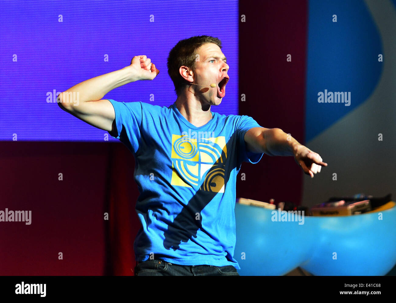 Fresh beat band perform live hi-res stock photography and images - Alamy, image size:1300x995