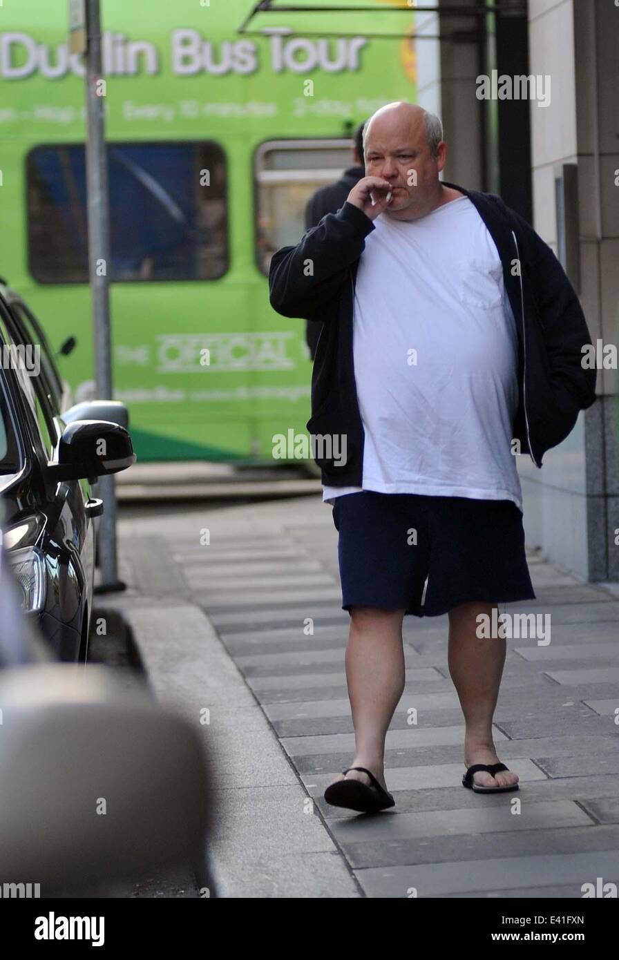 does jack black smoke cigarettes Jack Black and Kyle Gass of rock band Tenacious D checking out of the  Morrison Hotel. Gass was also spotted earlier in the day smoking outside  the hotel. Featuring: Kyle Gass Where: