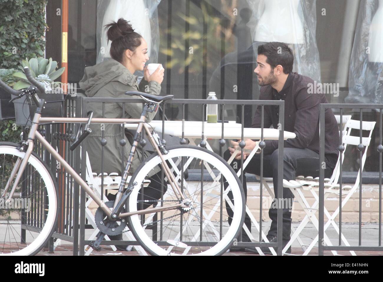 Jesse Metcalfe and Cara Santana with friends at Alfred cafe on Melrose