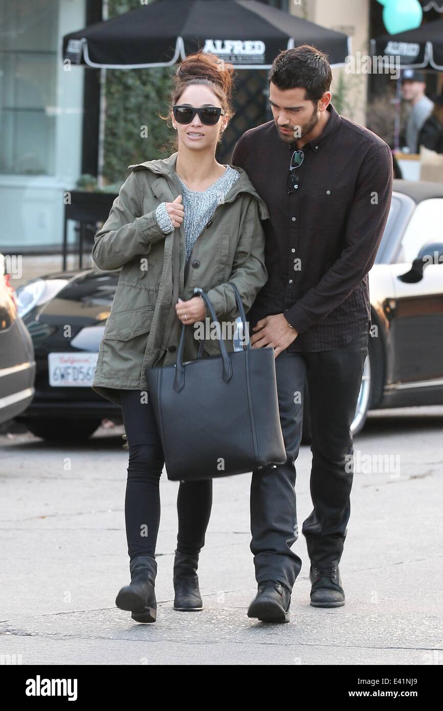 Jesse Metcalfe and Cara Santana with friends at Alfred cafe on Melrose