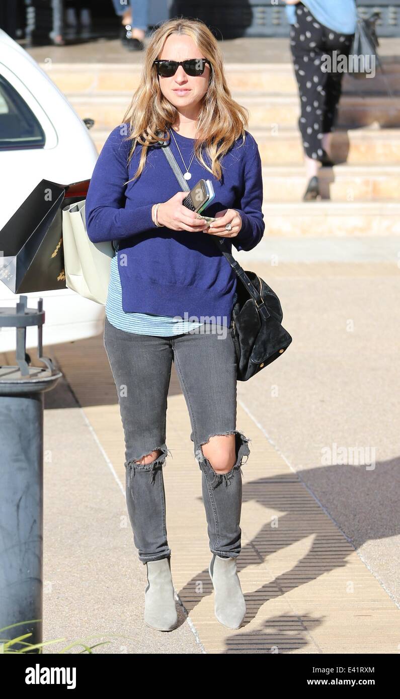 Jennifer Meyer Maguire does some last minute Christmas Eve shopping at ...