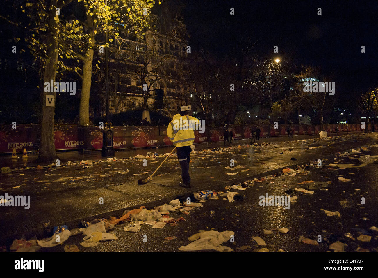 The clean up operation begins after London's spectacular 2013 New Year ...