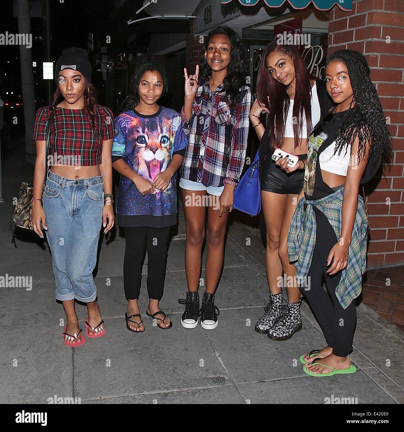 Eddie Murphys Daughters leave Beverly Hills Nail Salon and Paparazzi work  with the new LAW and ask their GUARDIAN if we may take photos of the girls  and the Guardian said yes, image size:1300x1390