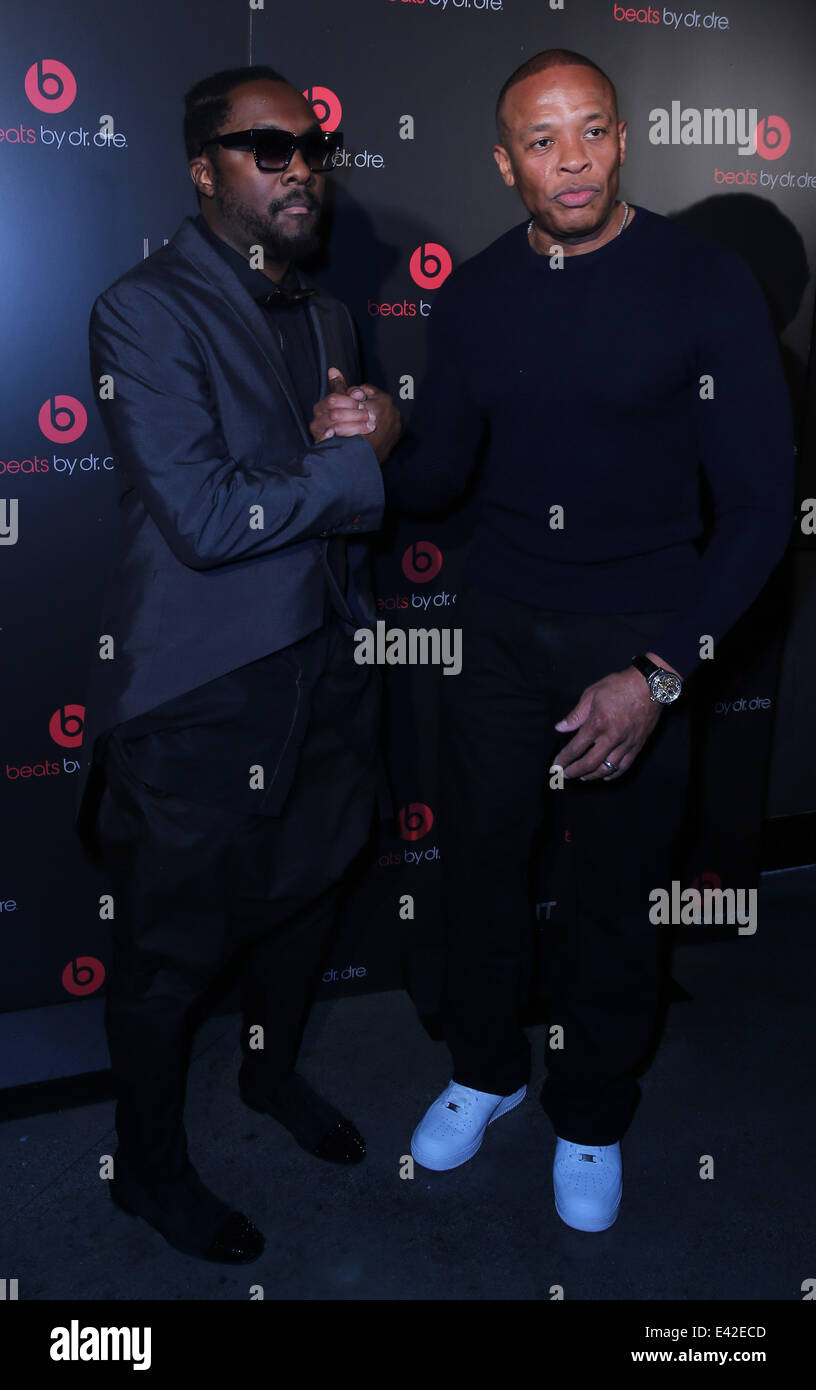 sachin and babi light blue dress Las Vegas Nightclub Rules to Live by for Tourists main image 1