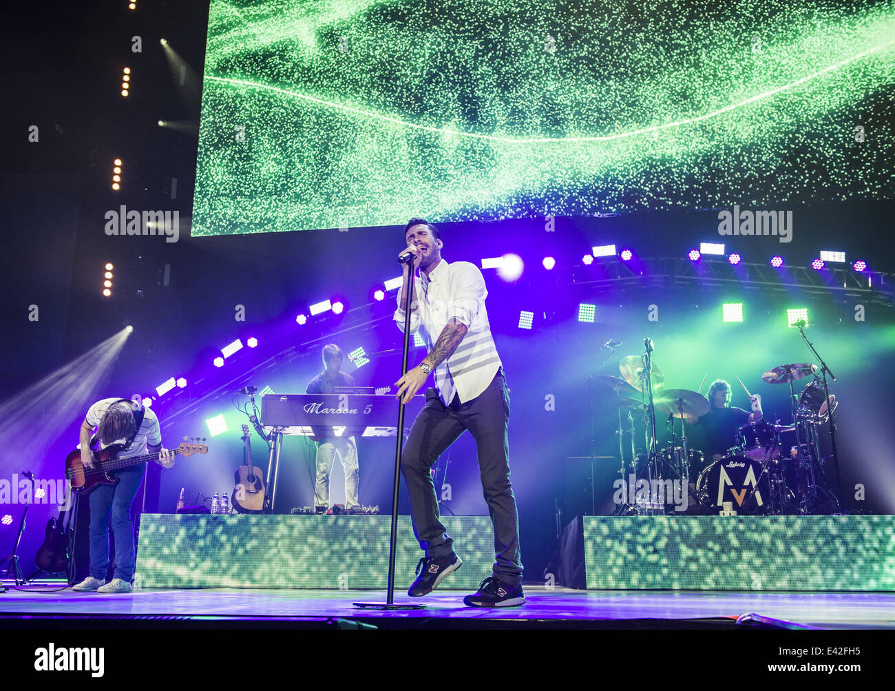 Maroon 5 tour hi-res stock photography and images - Alamy