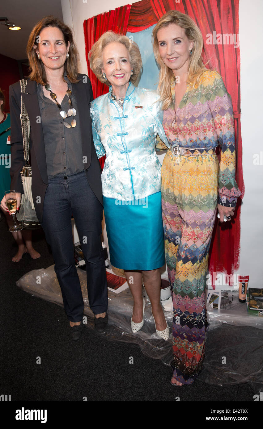 Berlin, Germany. 02nd July, 2014. Tita von Hardenberg (L-R), Isa Countess of Hardenberg and entrepreneur Jette Joop pose at 25-year anniversary of 'Hardenberg Concept', an agency for event marketing, in Berlin, Germany, 02 July 2014. Photo: Joerg Carstensen/dpa/Alamy Live News Stock Photo