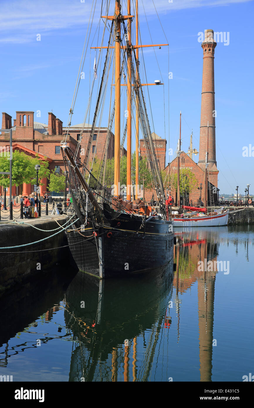 Liverpool Regeneration Vertical High Resolution Stock Photography and ...