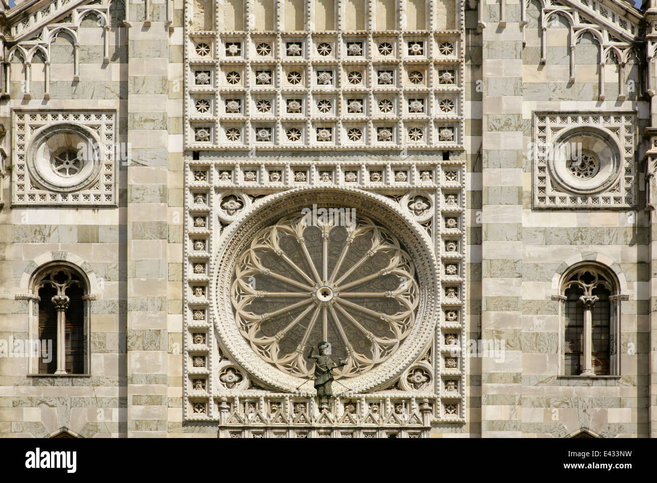 Detail of the rose window of