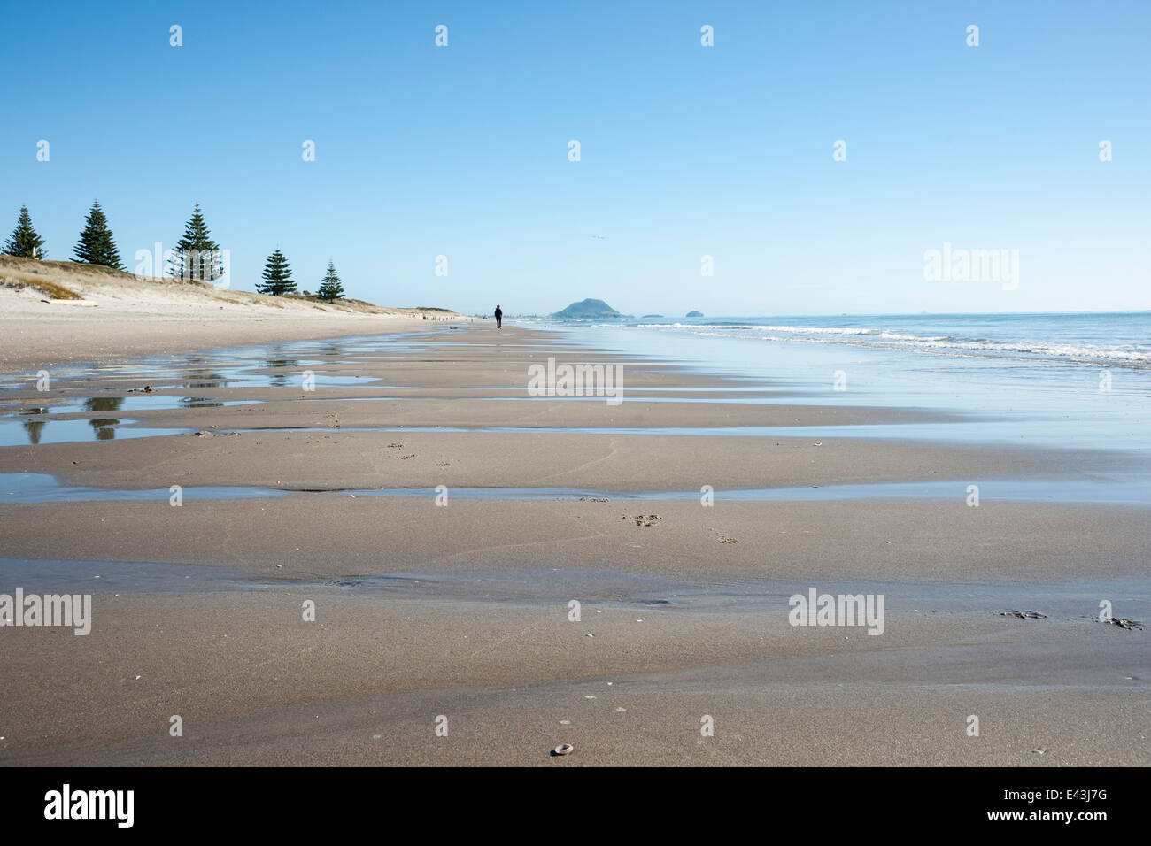 Papamoa beach hires stock photography and images Alamy