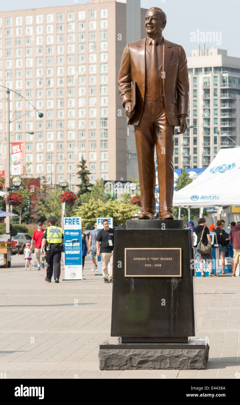 Bronze statue of Ted Rogers outside of the Rogers Centre in downtown