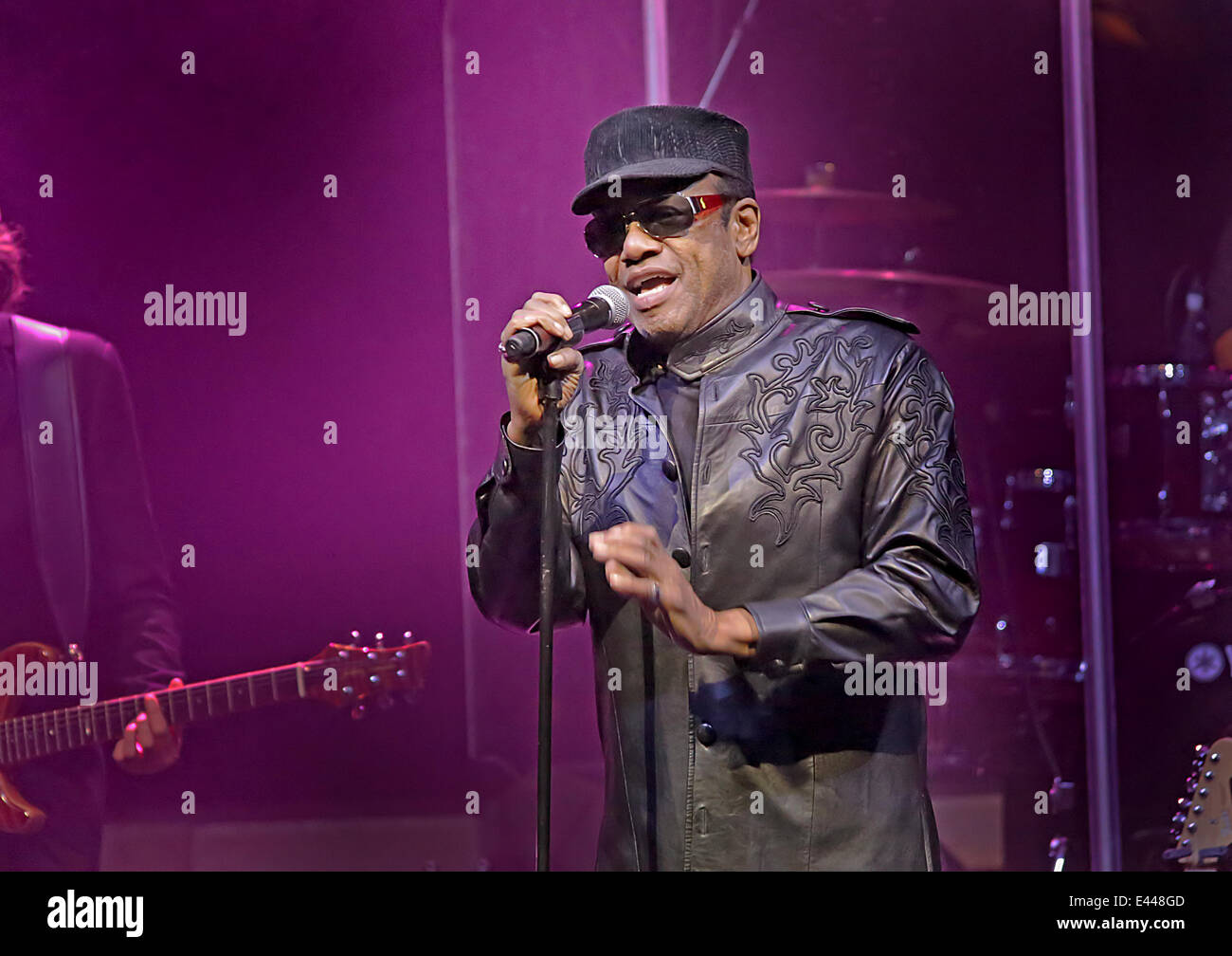 Bobby Womack Concert High Resolution Stock Photography And Images Alamy bobby-womack-concert-high-resolution-stock-photography-and-images-alamy