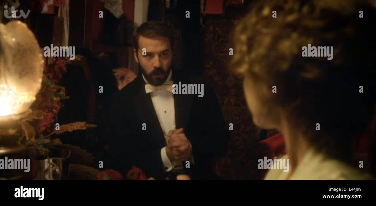 Jeremy Piven and Zoe Tapper star as Harry Selfridge and Ellen Love in the  new drama Mr Selfridge. Shown on ITV1. England - 20.01.13 Supplied by WENN  Stock Photo - Alamy