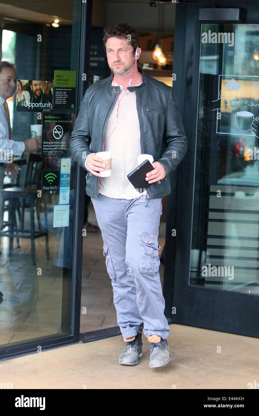 gerard butler smoke cigarettes Gerard Butler seen leaving a Starbucks carrying two coffees. Featuring: Gerard  Butler Where: Los Angeles, California, United States When: 30 Jan 2014  Stock Photo