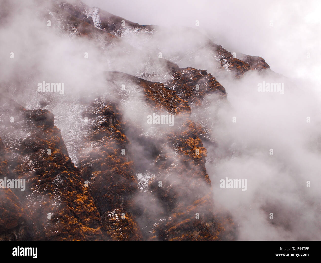 Nepal snow storm hi-res stock photography and images - Alamy