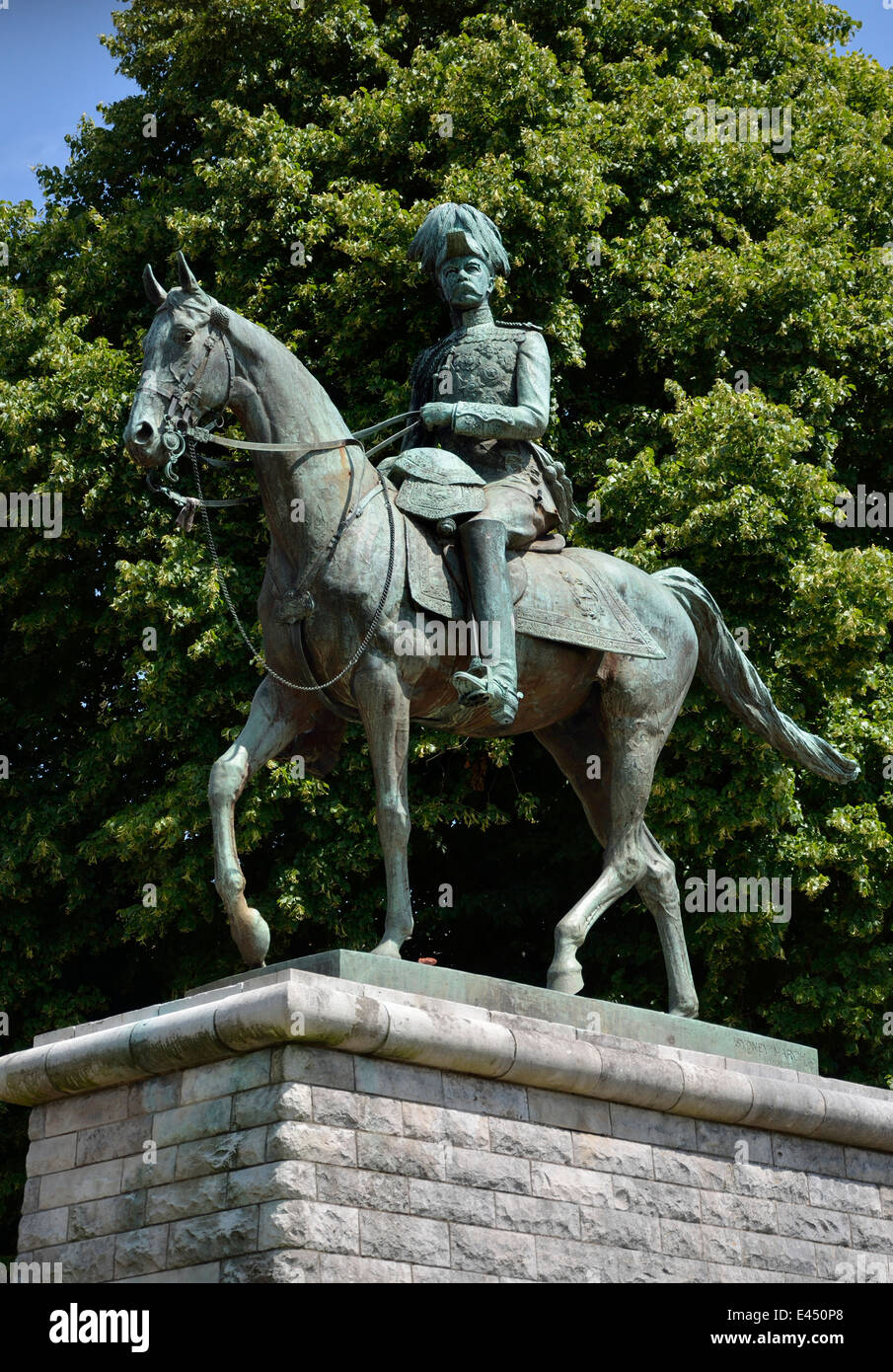 Statue of lord kitchener hires stock photography and images Alamy