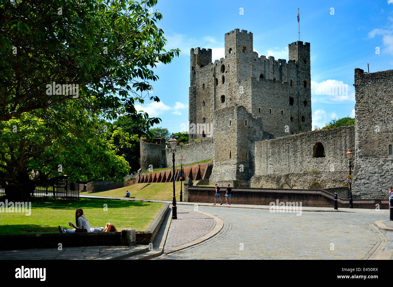 Rochester castle hi-res stock photography and images - Alamy