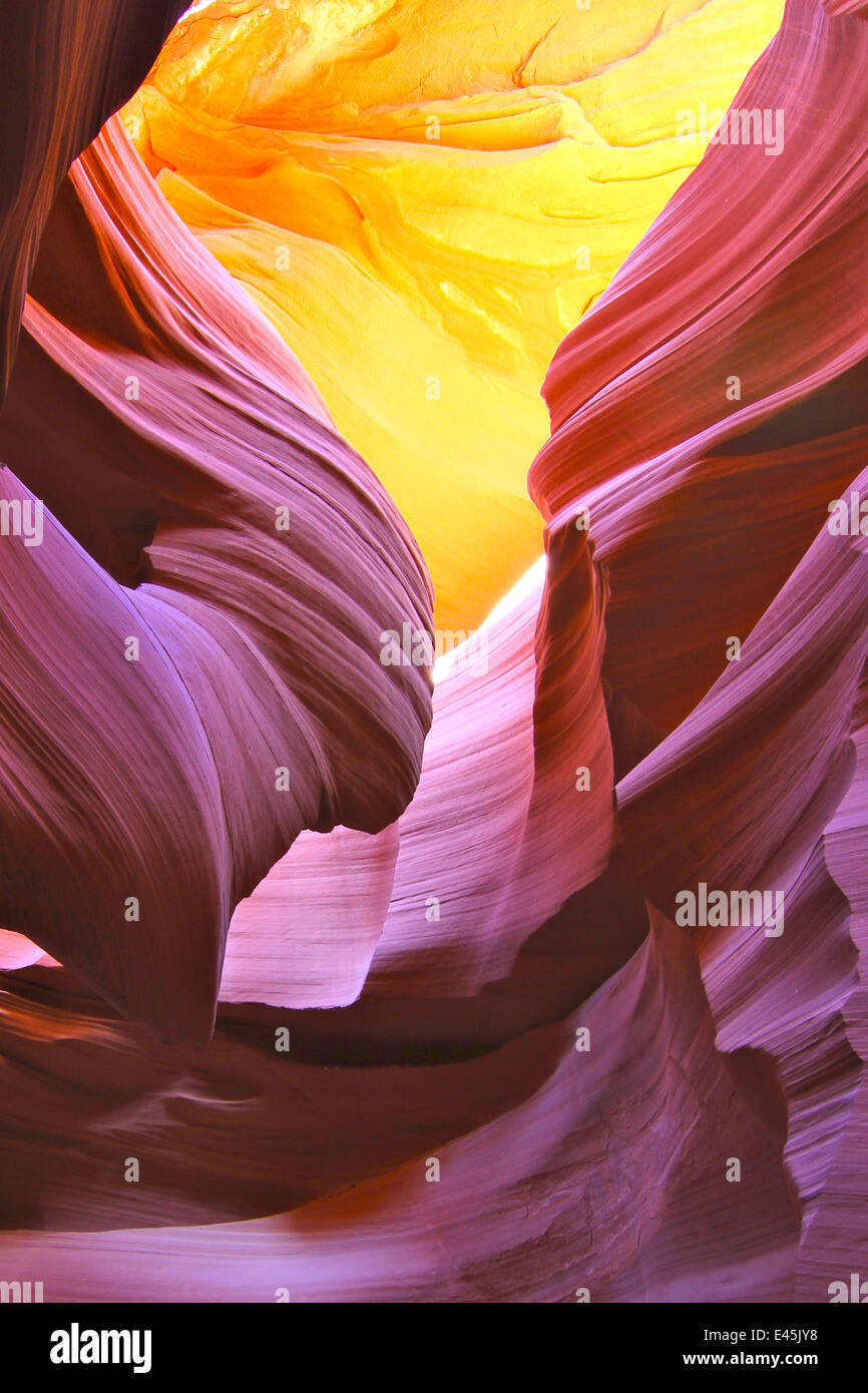 【kando】YellowKorner LADY IN THE WIND LADY IN THE WIND, Landscape, SERGE RAMELLI · Art photographs