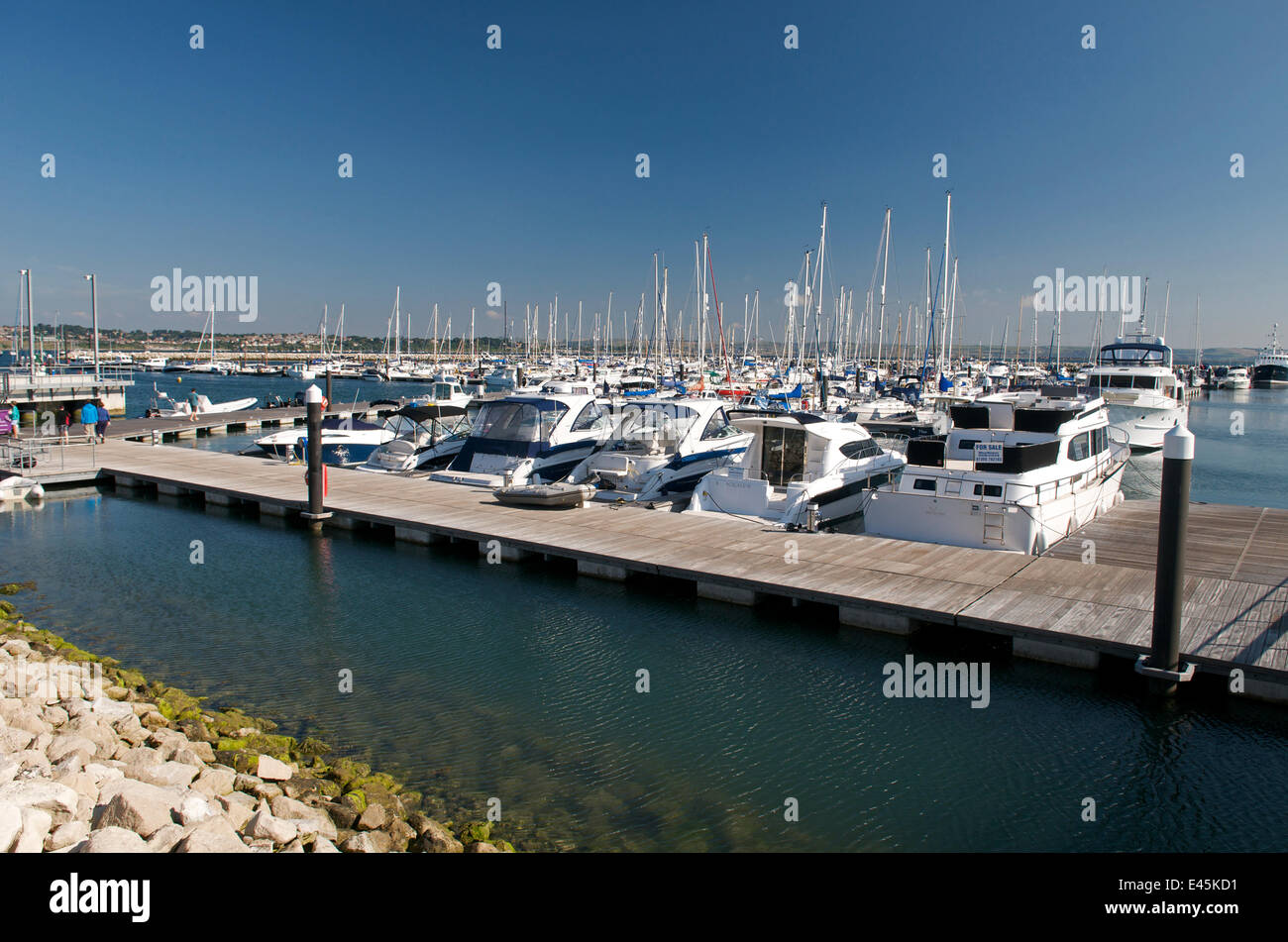 crowded-portland-marina-venue-for-2012-olympic-sailing-events-dorset