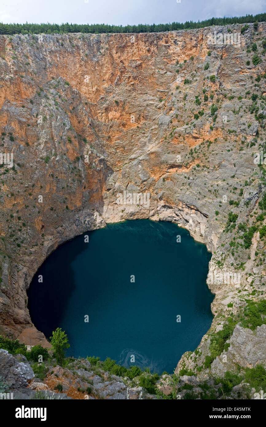 Crveno jezero red lake imotski hi-res stock photography and images - Alamy