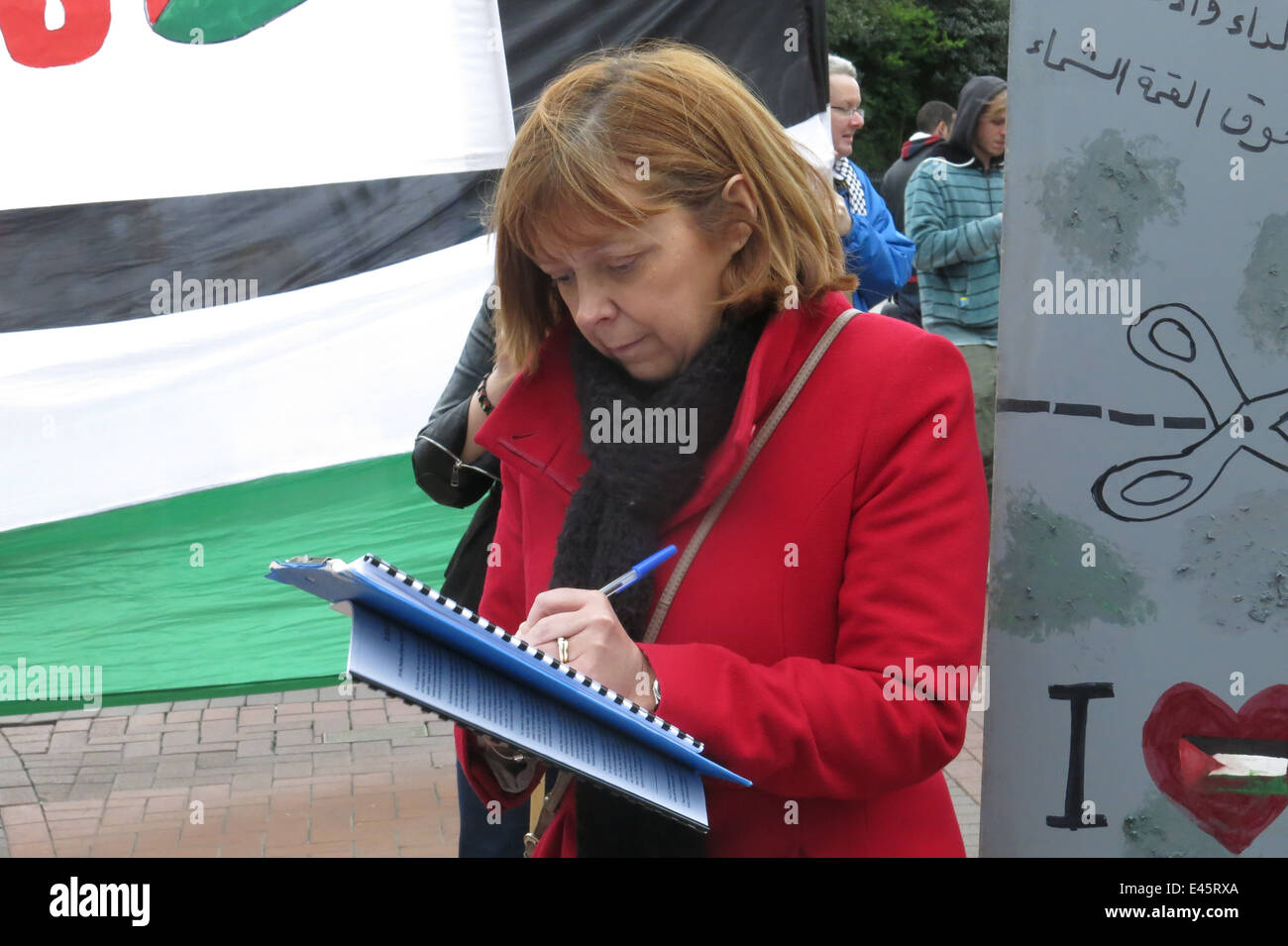 Emer Costello MEP attends a protest against G4S private security firm by the Ireland-Palestine Solidarity Campaign (IPSC) Stock Photo