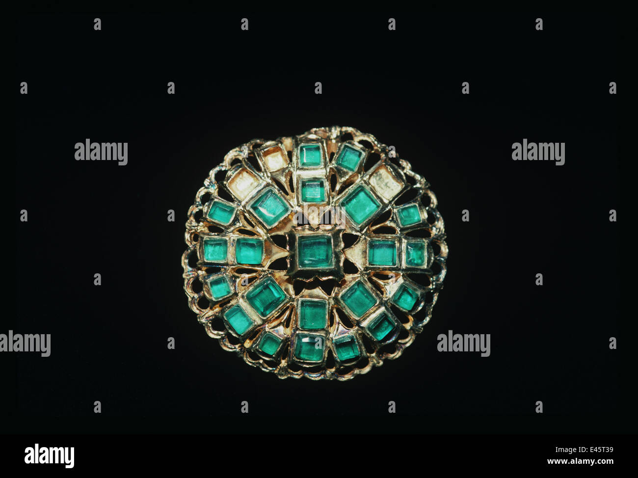 Emerald brooch recovered from the shipwreck 'Las Maravillas', a Spanish galleon sunk in 1658, Bahamas. 1987. Stock Photo