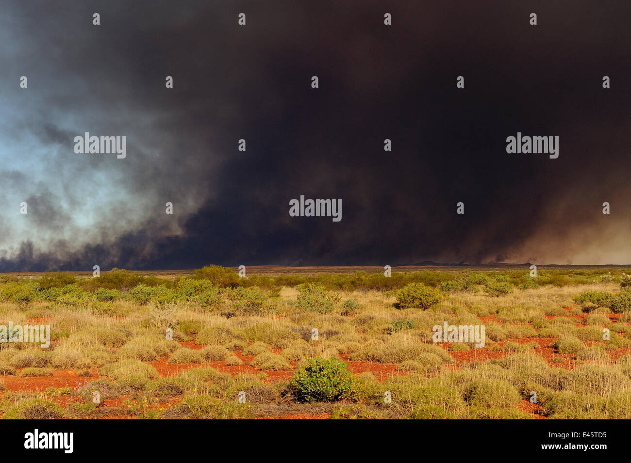 Smoke from bush fire in Pilbara region, Western Australia. August 2009 Stock Photo